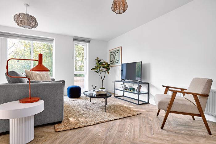 2 Bedroom Apartment To Rent In Wharf Road, Chelmsford, Essex, CM2