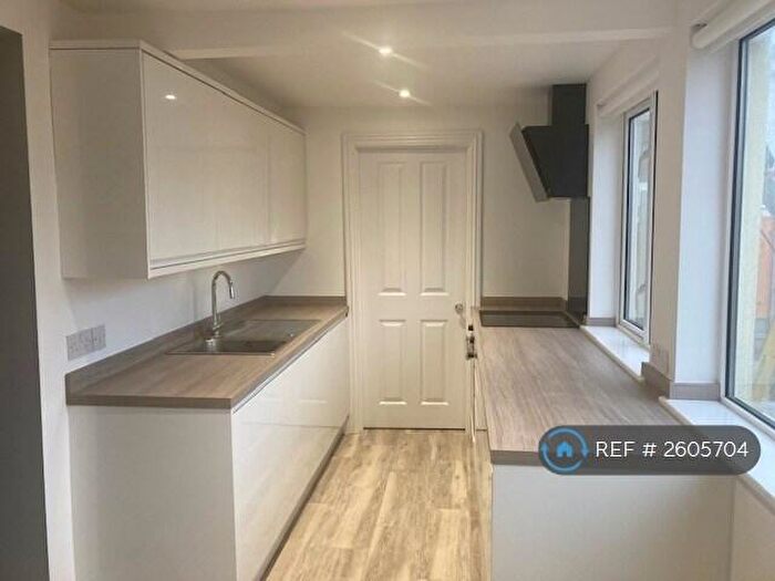 3 Bedroom Flat To Rent In Kenilworth Road, Southsea, PO5