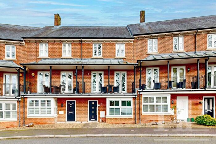 4 Bedroom Terraced House For Sale In Stone Court, Crawley, RH10