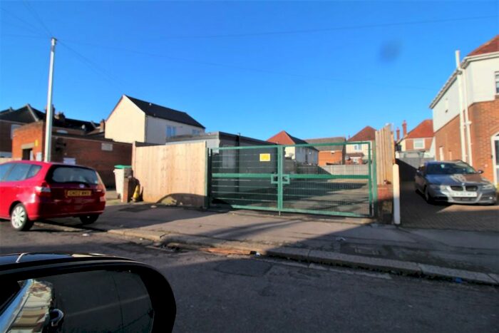 Land To Rent In Lumsden Avenue, Shirley, SO15