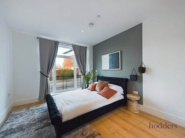 2 Bedroom Flat To Rent In Pyrcroft Road, Chertsey, Surrey, KT16