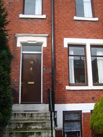 2 Bedroom Terraced House To Rent In Longroyd Grove, LS11