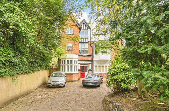 2 Bedroom Apartment For Sale In Shepherds Hill, London, N6