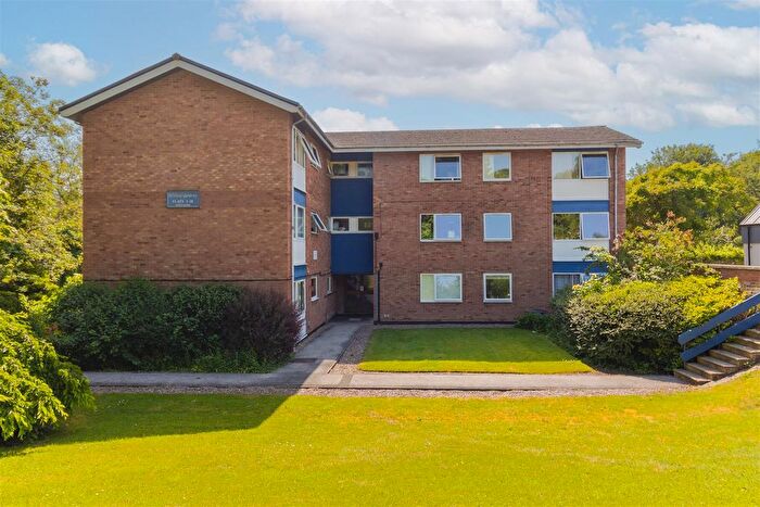 2 Bedroom Flat For Sale In Willow Gardens, Southam, CV47