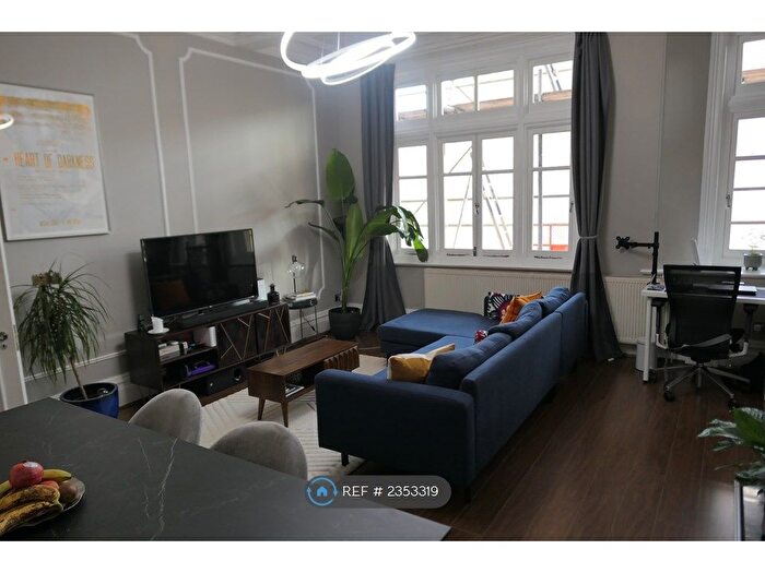 2 Bedroom Flat To Rent In Alexandra Court, London, W9