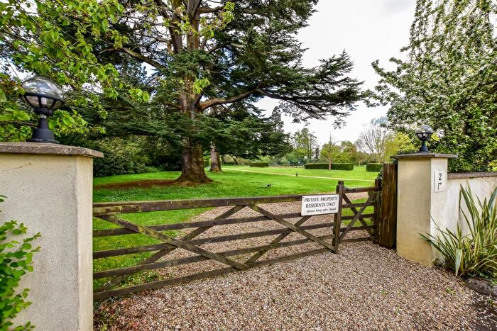 1 Bedroom Apartment For Sale In Highfield Lane, Tyttenhanger, Hertfordshire, St. Albans, AL4