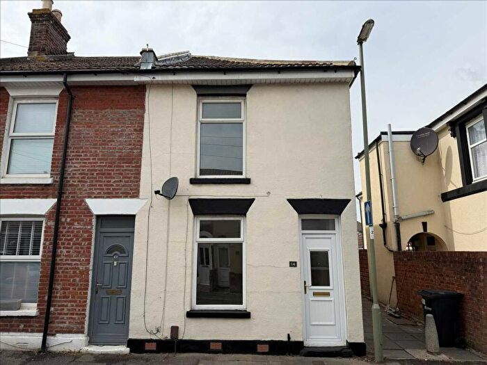 2 Bedroom End Of Terrace House To Rent In Russell Street, Gosport, Gosport, PO12