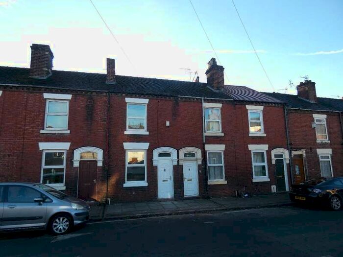 2 Bedroom Terraced House To Rent In Lyndhurst Street, Middleport, Stoke-on-trent, ST6