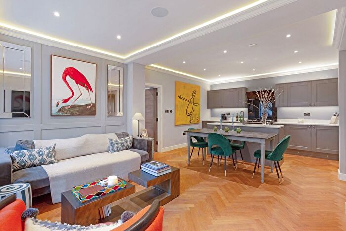 4 Bedroom Flat To Rent In Queens Gate Terrace, South Kensington, SW7