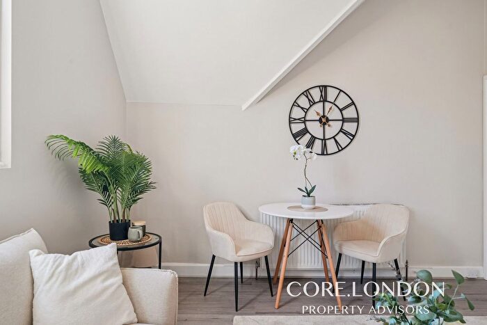 1 Bedroom Flat For Sale In Grange Park, London, W5