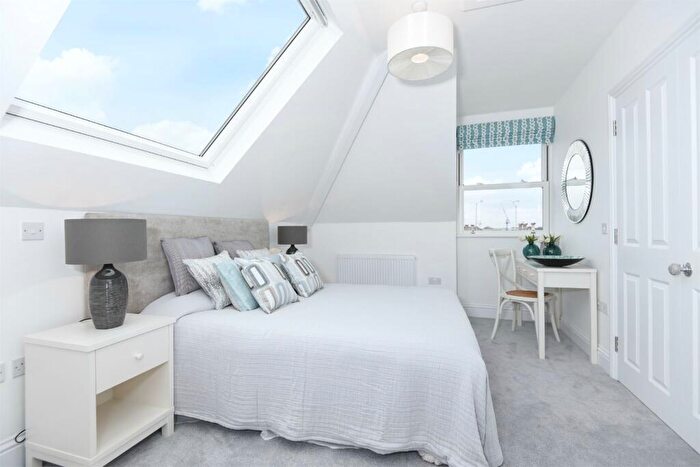 3 Bedroom Terraced House For Sale In Western Road, Fulflood, Winchester, Hampshire, SO22