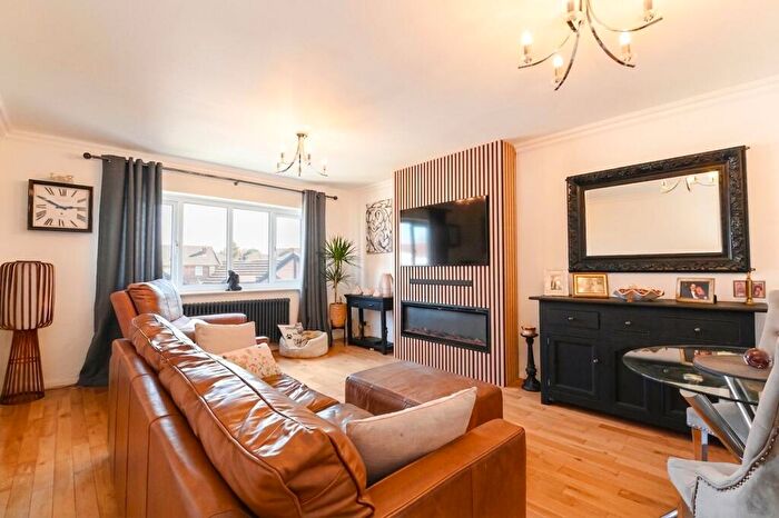 2 Bedroom Apartment For Sale In Turfnell Way, Worsley, M28