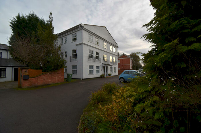 2 Bedroom Flat To Rent In Kenilworth Road, Leamington Spa, Warwickshire, CV32