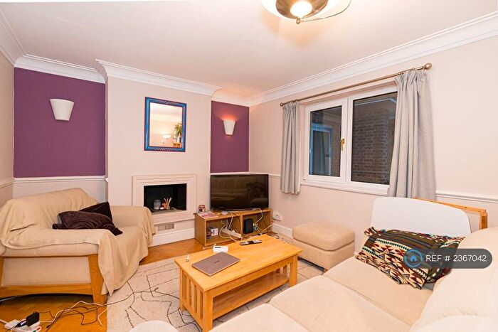 3 Bedroom Flat To Rent In Highbury New Park, London, N5