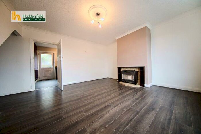 3 Bedroom Terraced House To Rent In Oak Tree Road, Huddersfield, HD8
