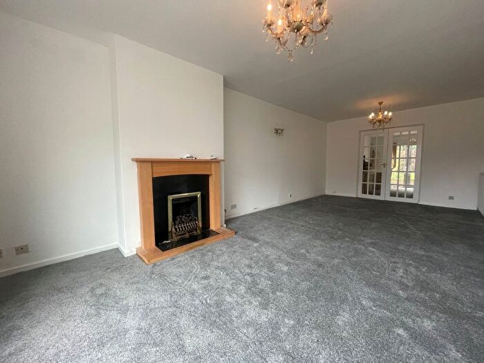 4 Bedroom Semi Detached House To Rent In Bridge Street, Warwick, CV34