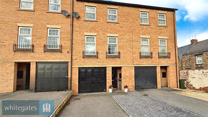3 Bedroom Town House For Sale In Ashram Court, Barnsley, S70