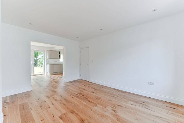 3 Bedroom Terraced House To Rent In Longthornton Road, Streatham Vale, London, SW16