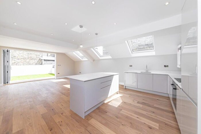 2 Bedroom Flat To Rent In Leghorn Road, London, NW10