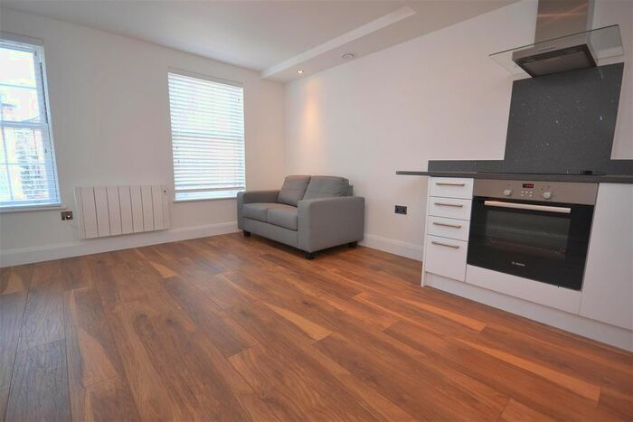 2 Bedroom Flat To Rent In Oxford Road, Reading, Berkshire, RG1
