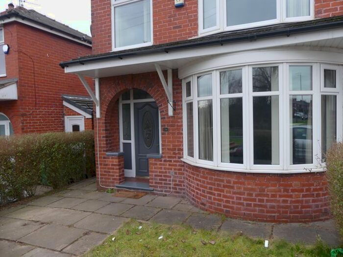 3 Bedroom Semi-Detached House To Rent In Broadway, Manchester, M40