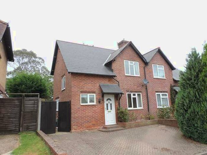 3 Bedroom House To Rent In Tudor Circle Farncombe, GU7