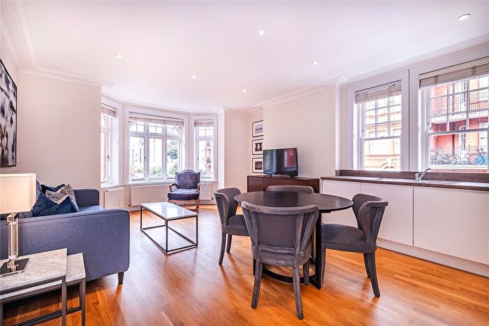 2 Bedroom Flat To Rent In Hamlet Gardens, London, W6