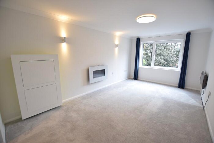 1 Bedroom Flat To Rent In Madeira Road, Bournemouth, BH1
