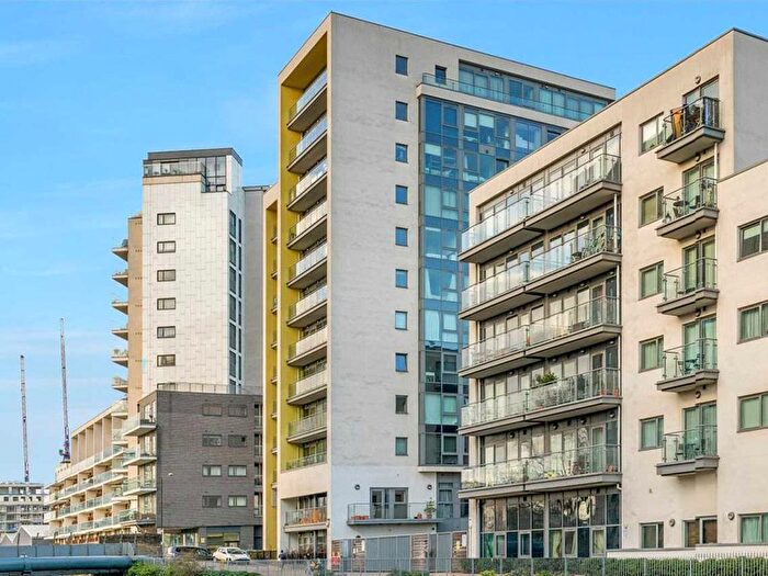 1 Bedroom Studio To Rent In Aqua Vista Square, E3