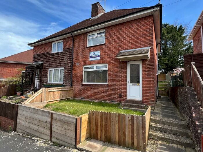 3 Bedroom Semi-Detached House To Rent In Gordon Avenue, Winchester, SO23