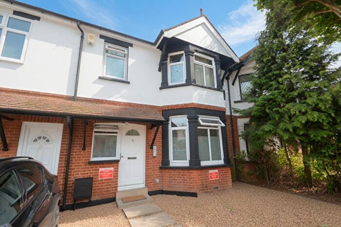 2 Bedroom Flat To Rent In Sidney Road, Staines-Upon-Thames, TW18