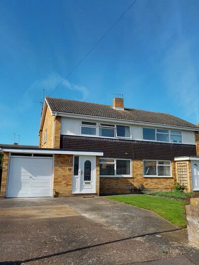 3 Bedroom Semi-Detached House To Rent In Hazel Way, St Ives, PE27