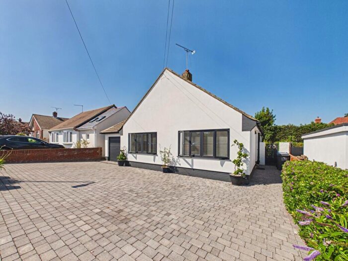 3 Bedroom Detached Bungalow For Sale In Cornwallis Gardens, Broadstairs, CT10