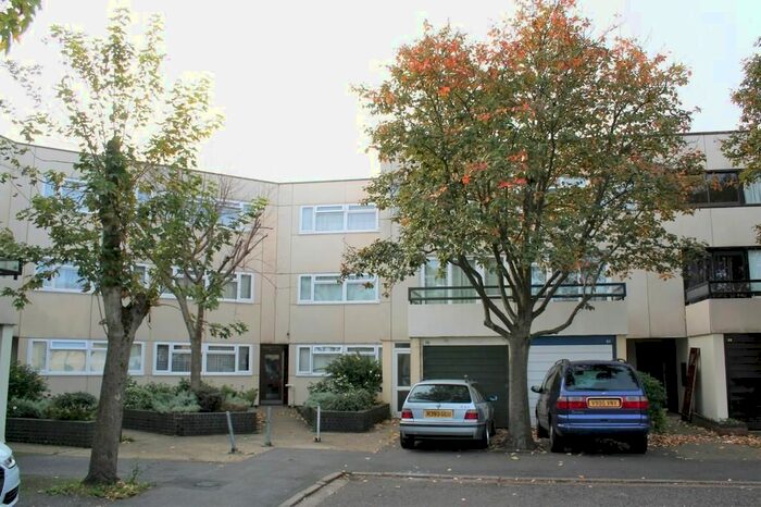 1 Bedroom Flat To Rent In Rawnsley Avenue, Mitcham, CR4