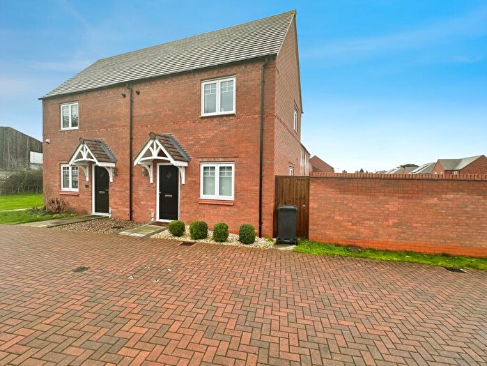 1 Bedroom Town House For Sale In Tithebarn Drive, Overseal, Swadlincote, Derbyshire, DE12