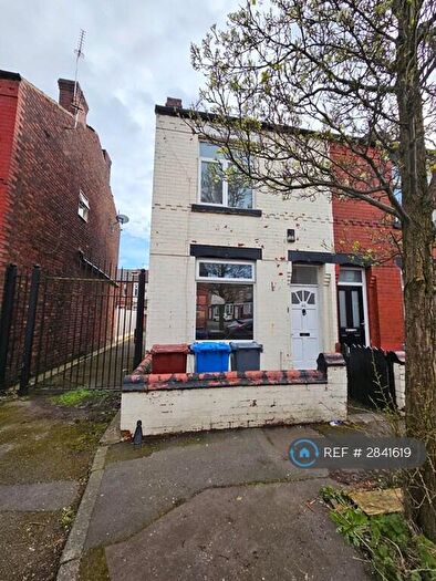 2 Bedroom End Of Terrace House To Rent In Hinde St, Manchester, M40