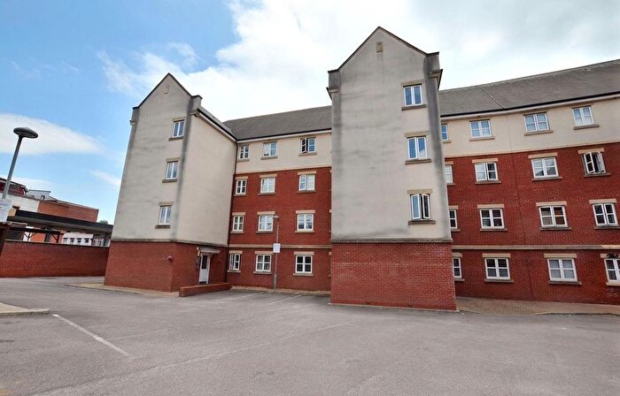 2 Bedroom Flat To Rent In Manor Gardens Close, Loughborough, LE11