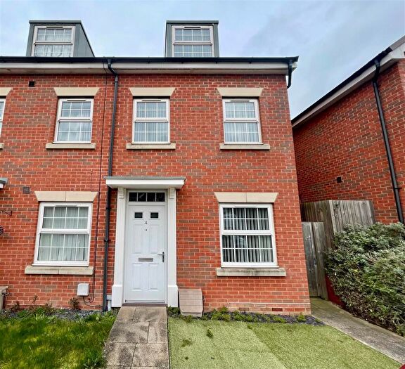 3 Bedroom End Of Terrace House For Sale In Castle Drive, Margate, CT9