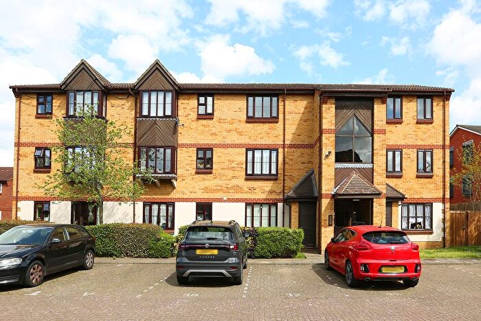 1 Bedroom Flat For Sale In Summerhill Way, Mitcham, CR4
