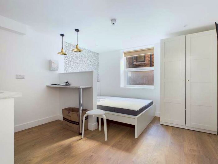 Flat To Rent In Castle Street, Brighton, BN1