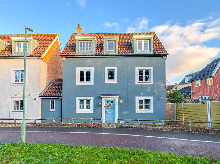 4 Bedroom Detached House For Sale In Yarrow Walk, Red Lodge, Bury St. Edmunds, Suffolk, IP28