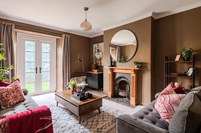 2 Bedroom Flat For Sale In Victoria Walk, Bristol, BS6