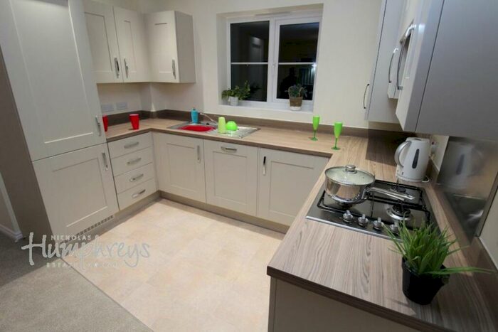 2 Bedroom Apartment To Rent In Field Sidings Way, Dudley, DY6