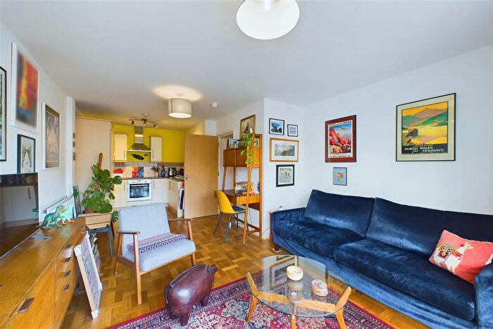 1 Bedroom Flat For Sale In Oakley House, Hotspur Street, London, SE11