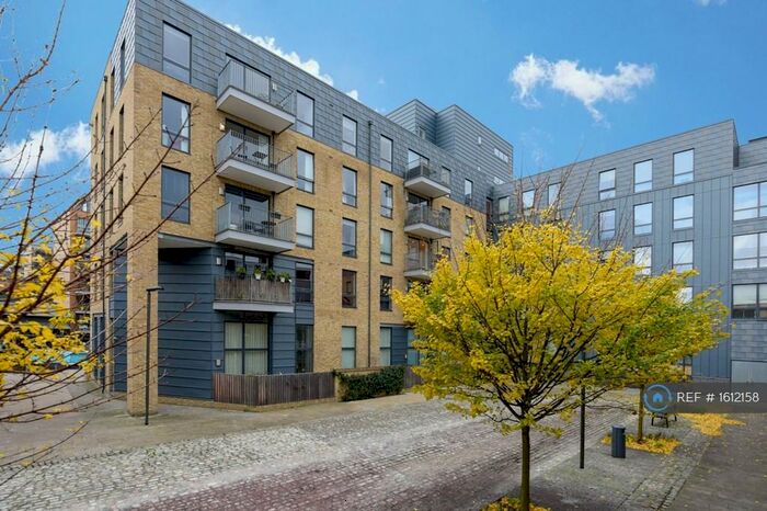 2 Bedroom Flat To Rent In Hertford Road, London, N1