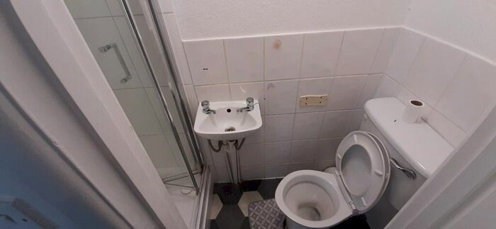 Studio To Rent In New Parade High Street, Yiewsley, London, UB7