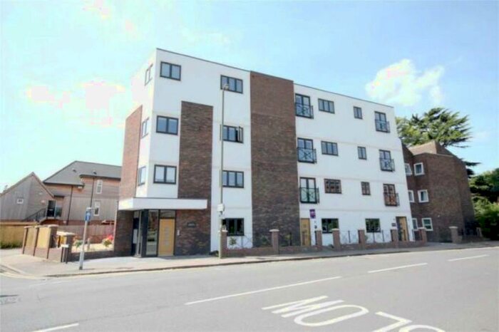 1 Bedroom Flat To Rent In High Street, Egham, TW20