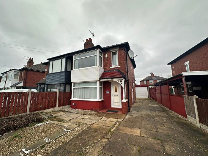 3 Bedroom Semi Detached House To Rent In The Oval, Leeds, LS14