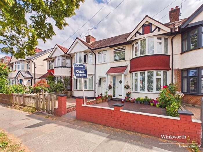 3 Bedroom Terraced House For Sale In Honeypot Lane, Kingsbury, NW9