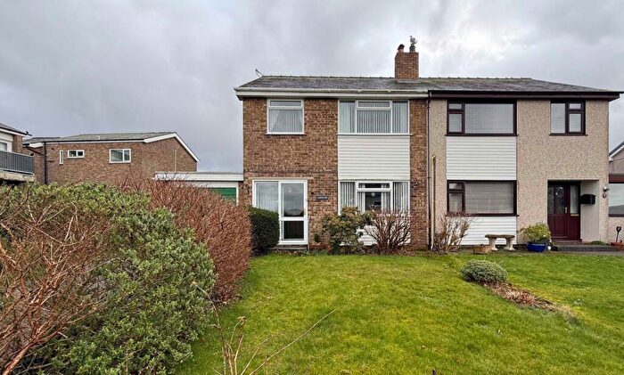 3 Bedroom Semi Detached House For Sale In Llys Y Garn, Caernarfon, Gwynedd, LL55